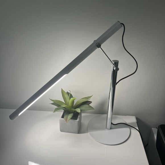 LED Task lamp - Picture 3 of 3